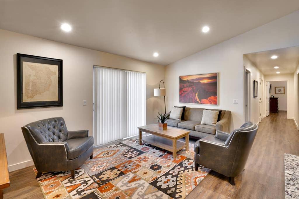 5J Top Floor Redcliff Condo, Pool & Hot Tub Moab Extérieur photo